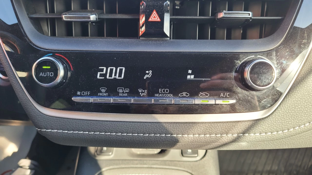 2022 Toyota Corolla SE Main Image