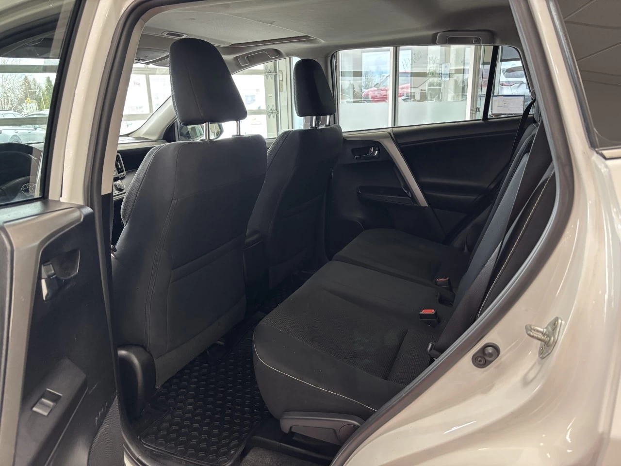 2016 Toyota RAV4 XLE Image principale