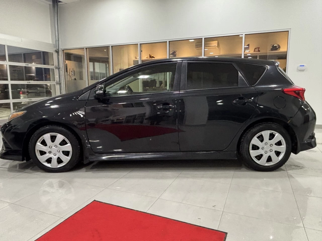 2017 Toyota Corolla iM 4dr HB Main Image