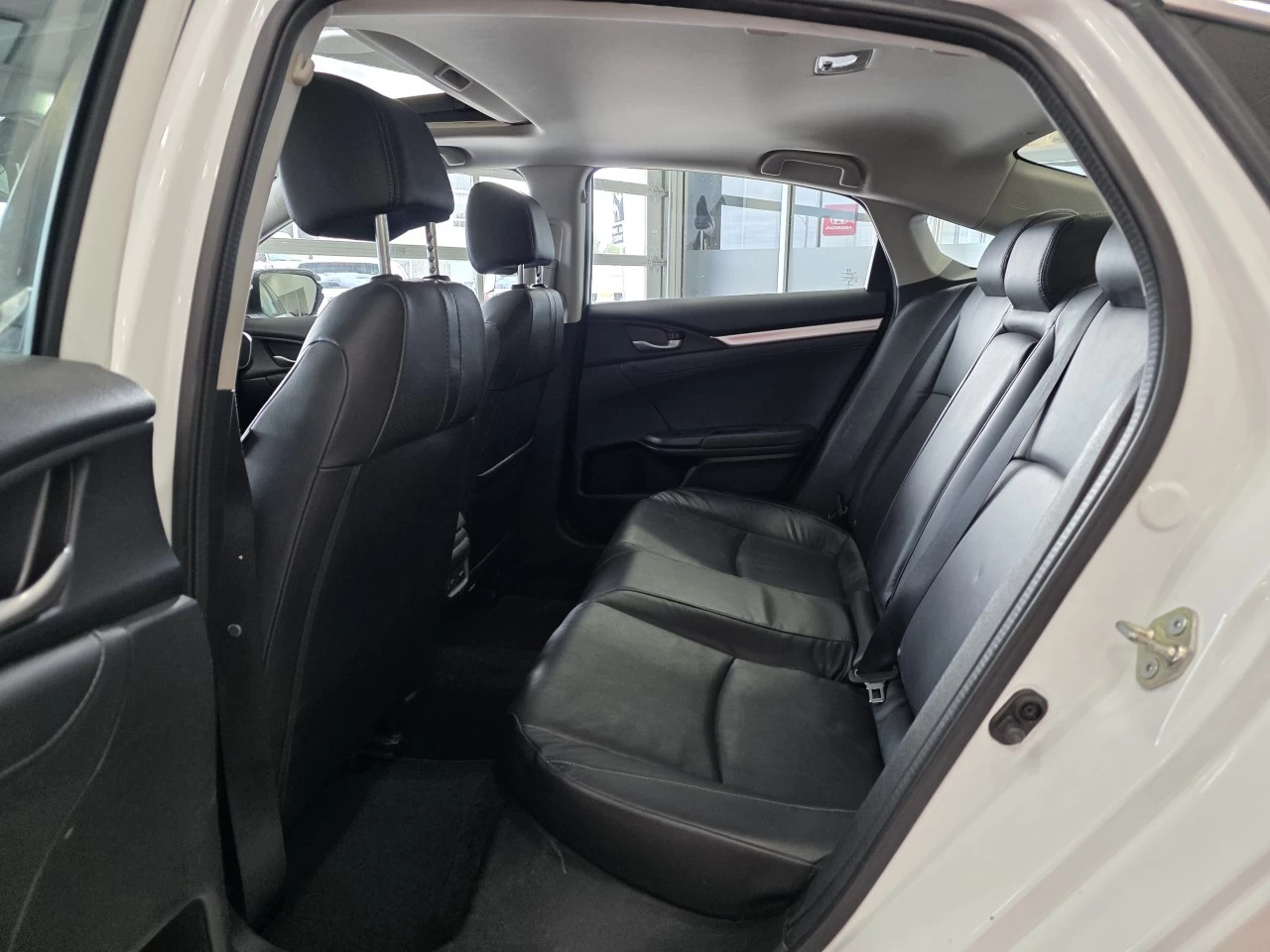 2017 Honda Civic Berline Touring Main Image