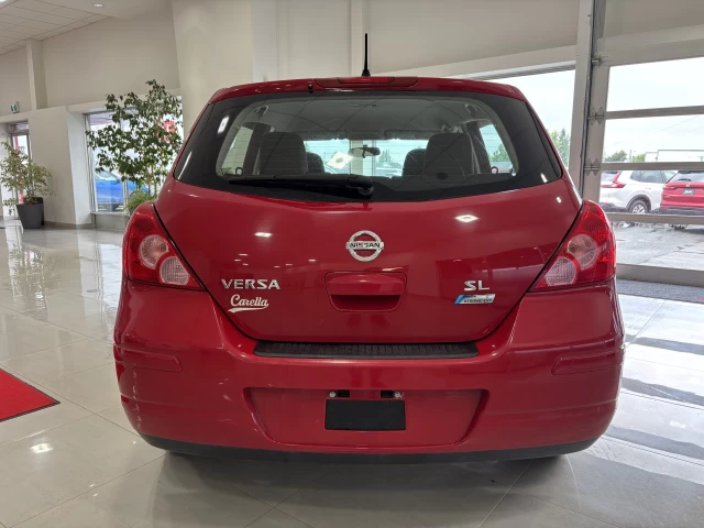 Nissan Versa 1.8 2012