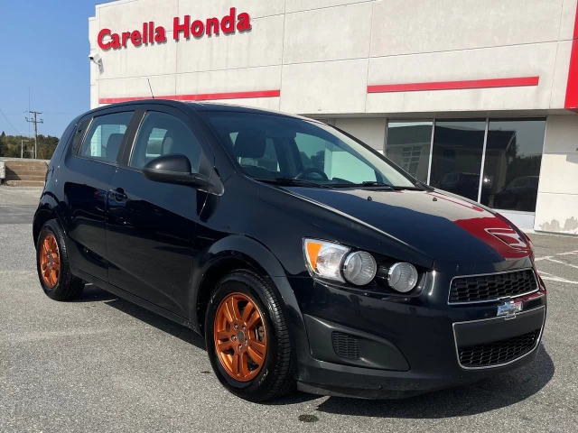 Chevrolet Sonic LS 2012