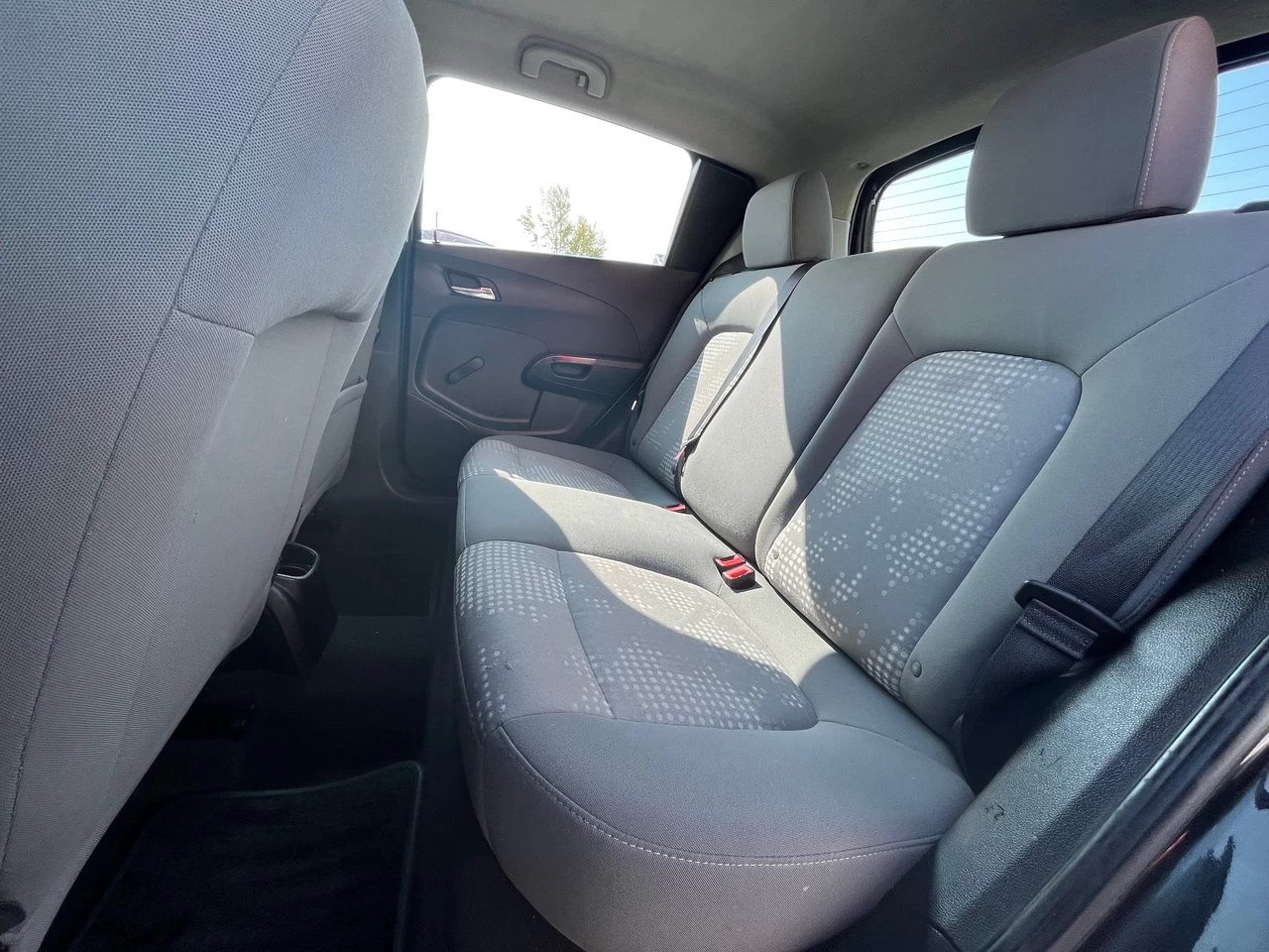 2012 Chevrolet Sonic LS Image principale