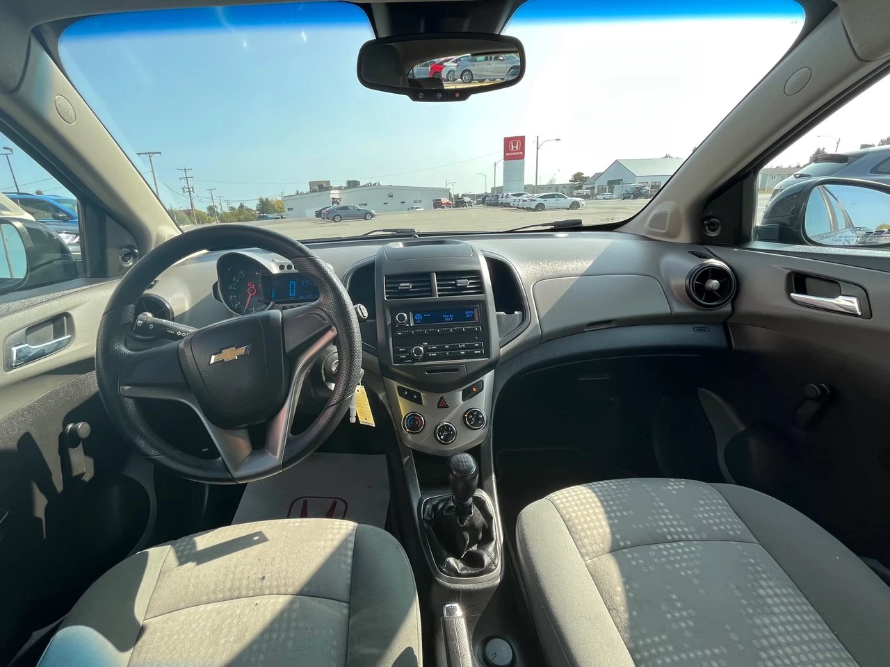 2012 Chevrolet Sonic LS Image principale