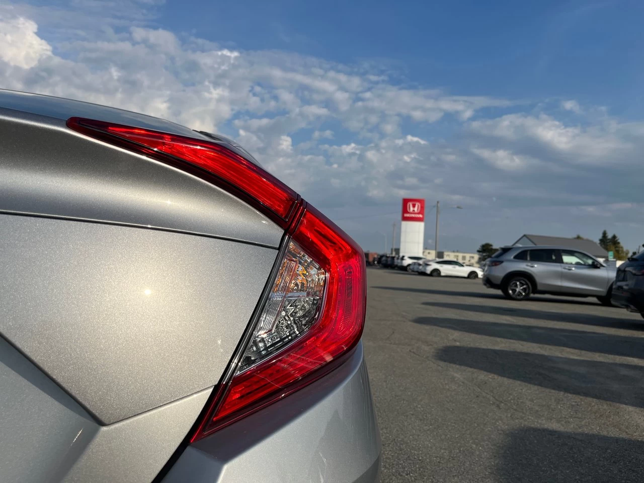 2021 Honda Civic Sedan LX Image principale