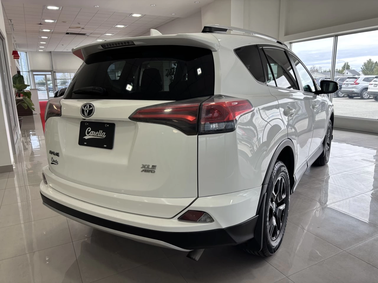 2016 Toyota RAV4 XLE Image principale