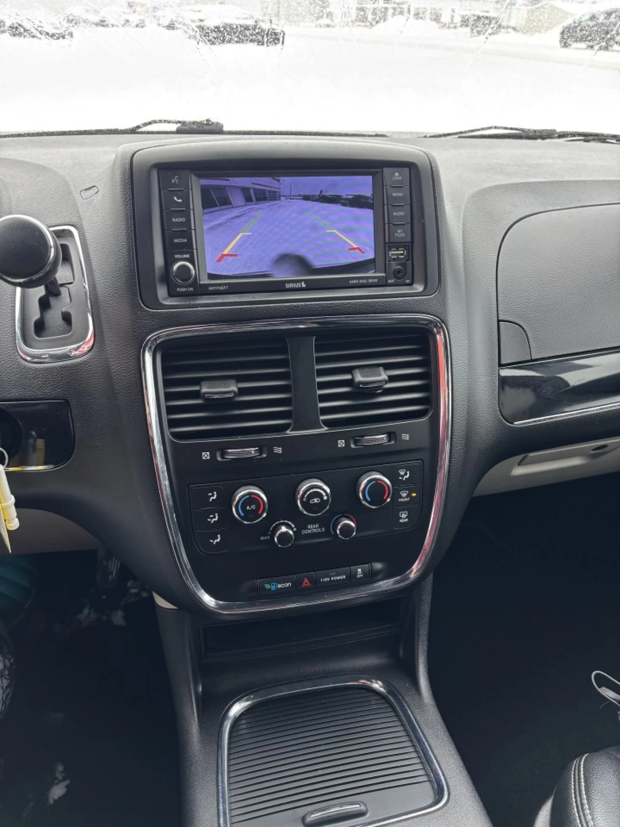 2018 Dodge Caravan SXT Premium Plus Image principale