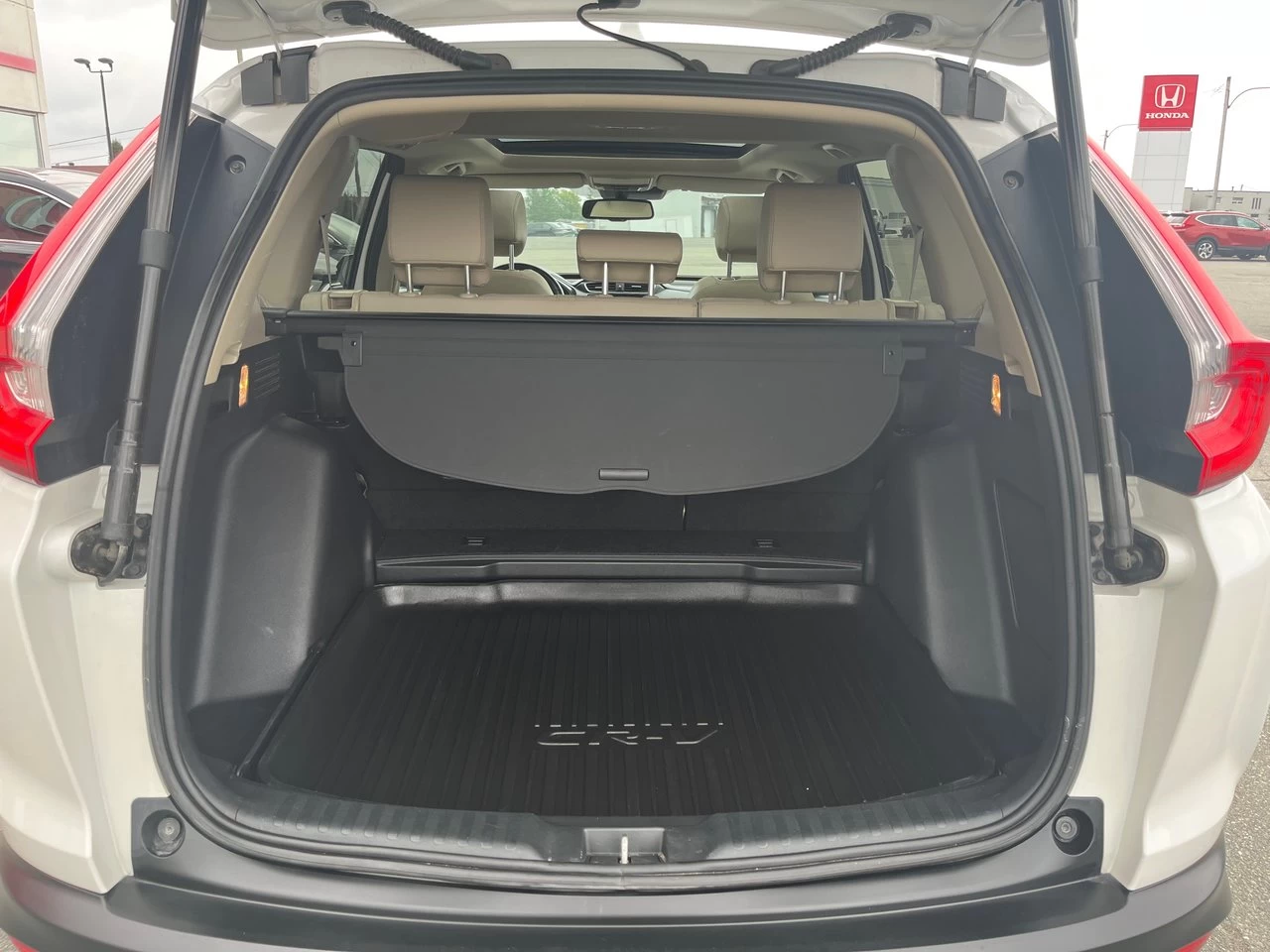 2019 Honda CR-V Touring Main Image