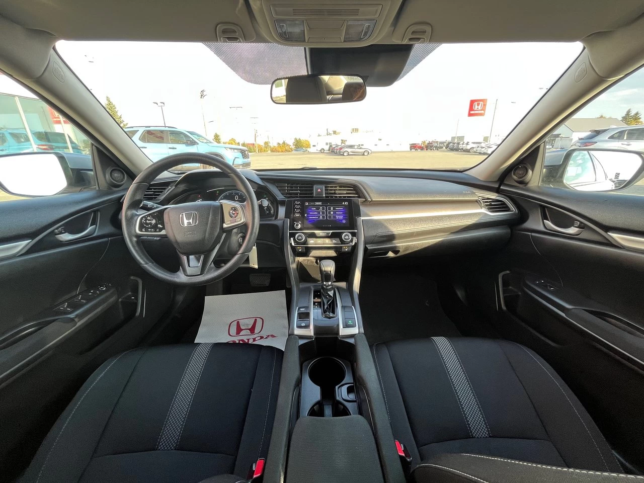 2021 Honda Civic Sedan LX Image principale