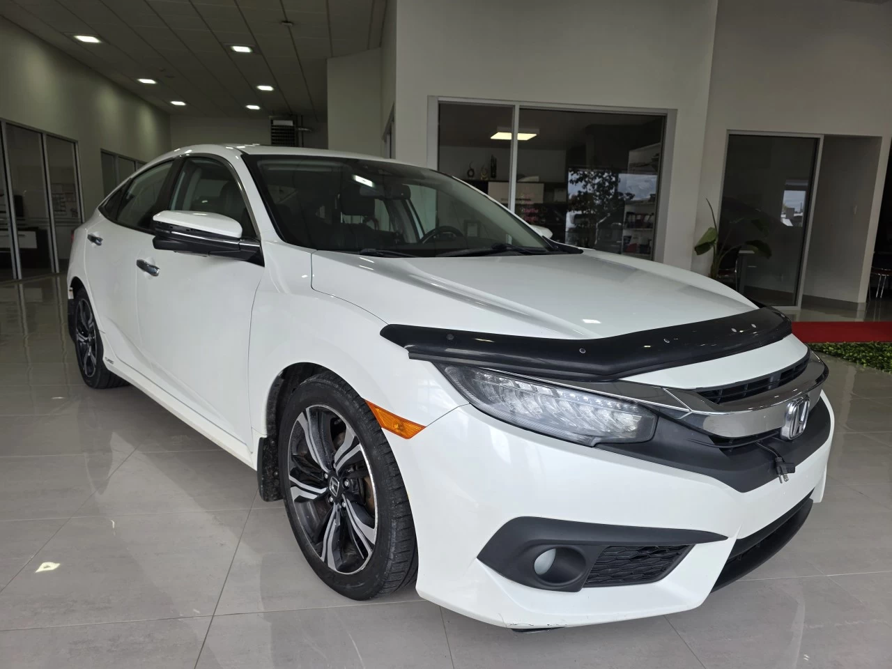 2017 Honda Civic Berline Touring Main Image