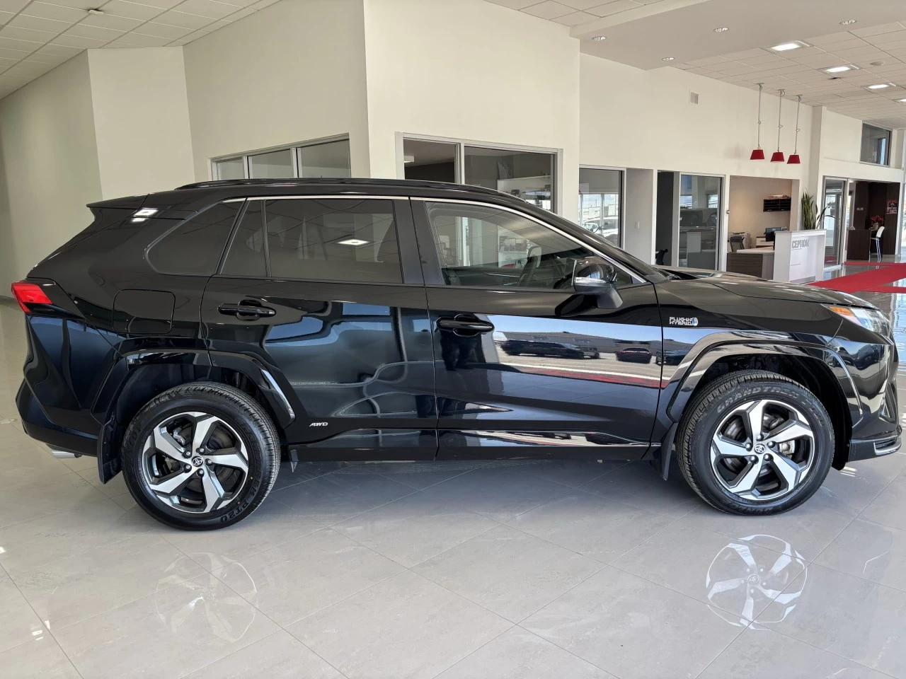 2024 Toyota RAV4 Prime SE/XSE Image principale