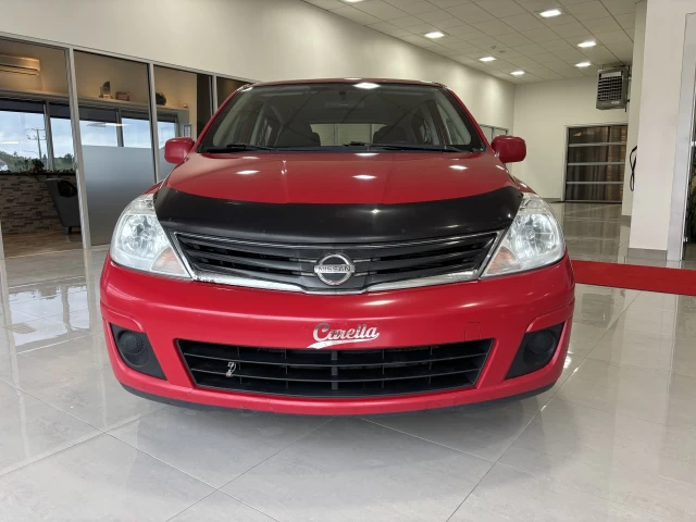 Nissan Versa 1.8 2012