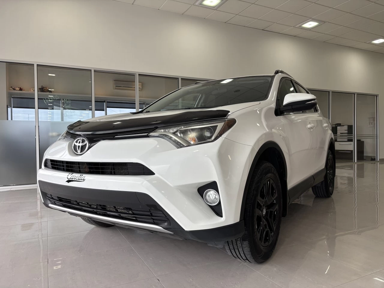 2016 Toyota RAV4 XLE Image principale