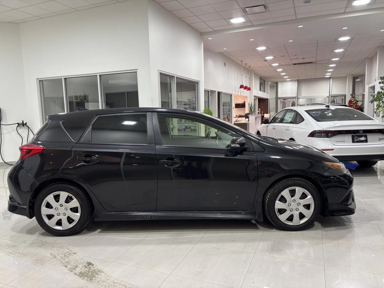 2017 Toyota Corolla iM 4dr HB Main Image