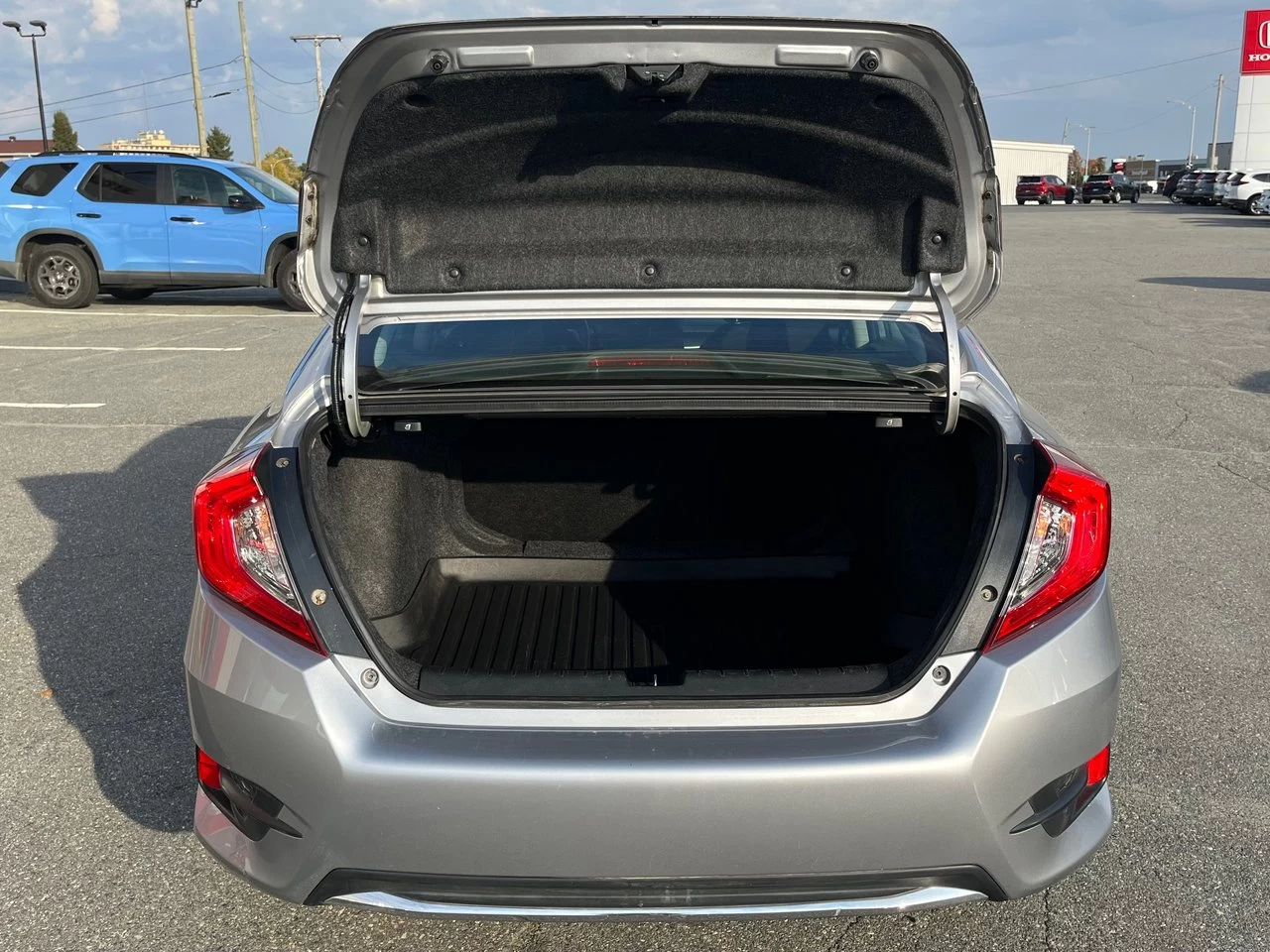 2021 Honda Civic Sedan LX Image principale