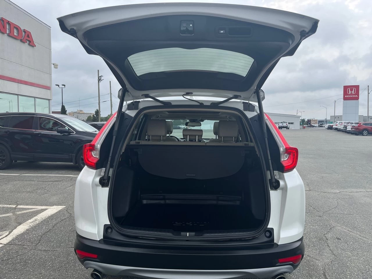 2019 Honda CR-V Touring Main Image