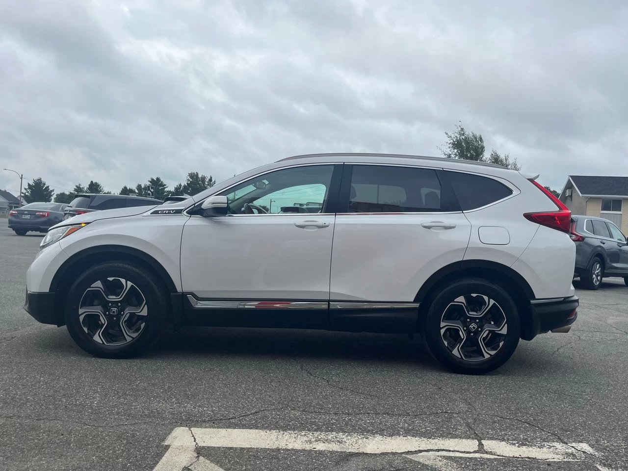 2019 Honda CR-V Touring Main Image