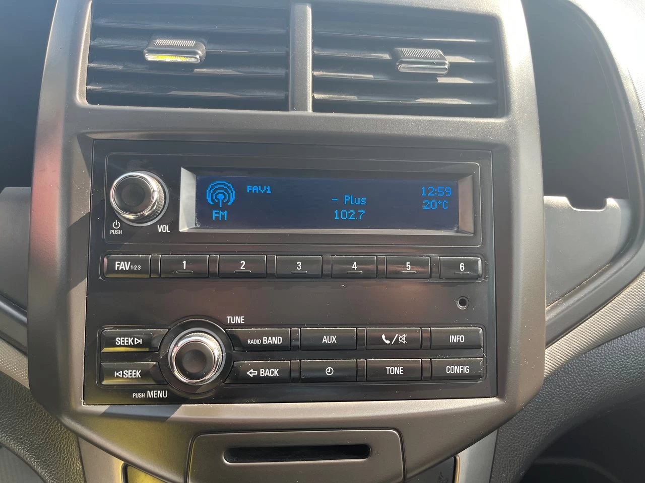 2012 Chevrolet Sonic LS Image principale