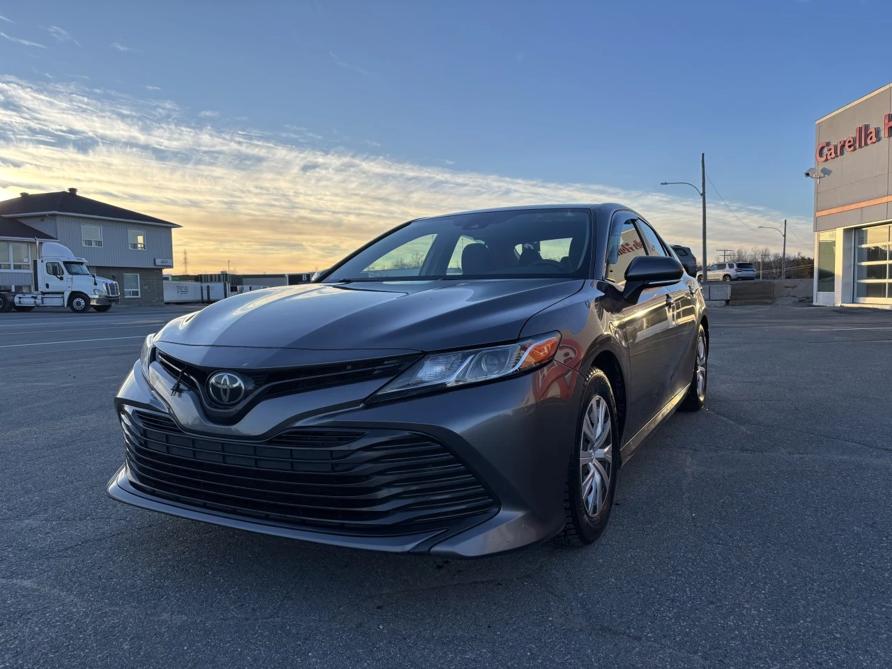 2020 Toyota Camry LE Main Image