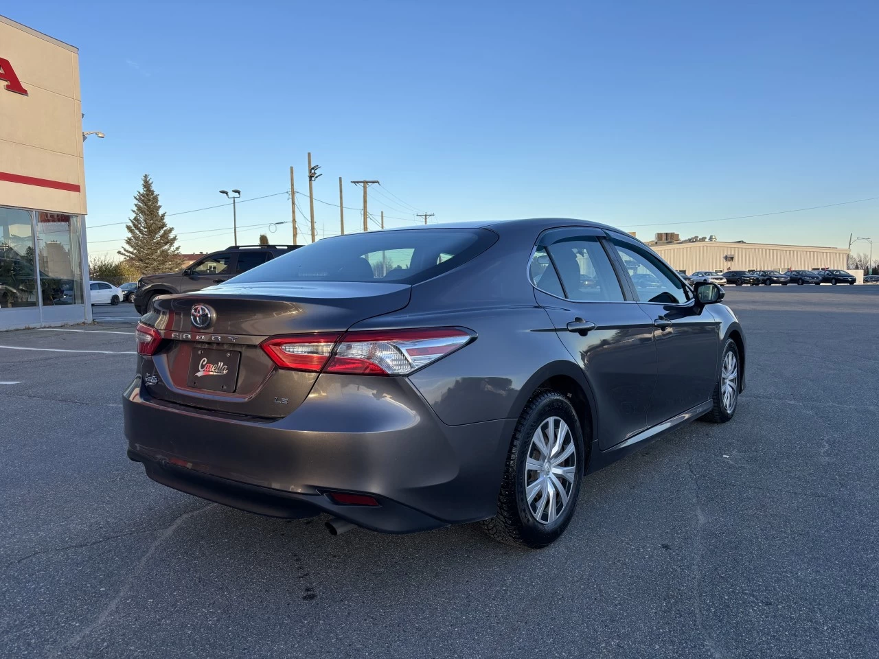 2020 Toyota Camry LE Main Image
