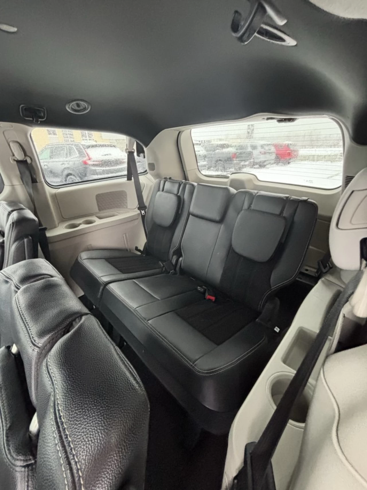 2018 Dodge Caravan SXT Premium Plus Image principale