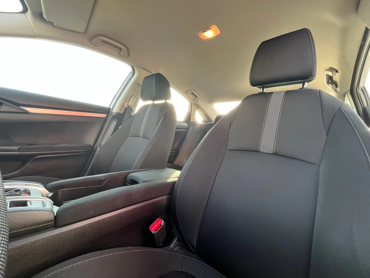 2021 Honda Civic Sedan LX Image principale