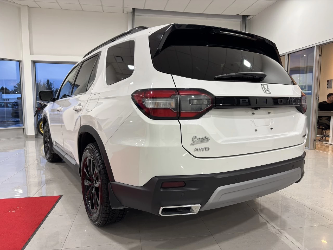 2025 Honda Pilot Touring Main Image