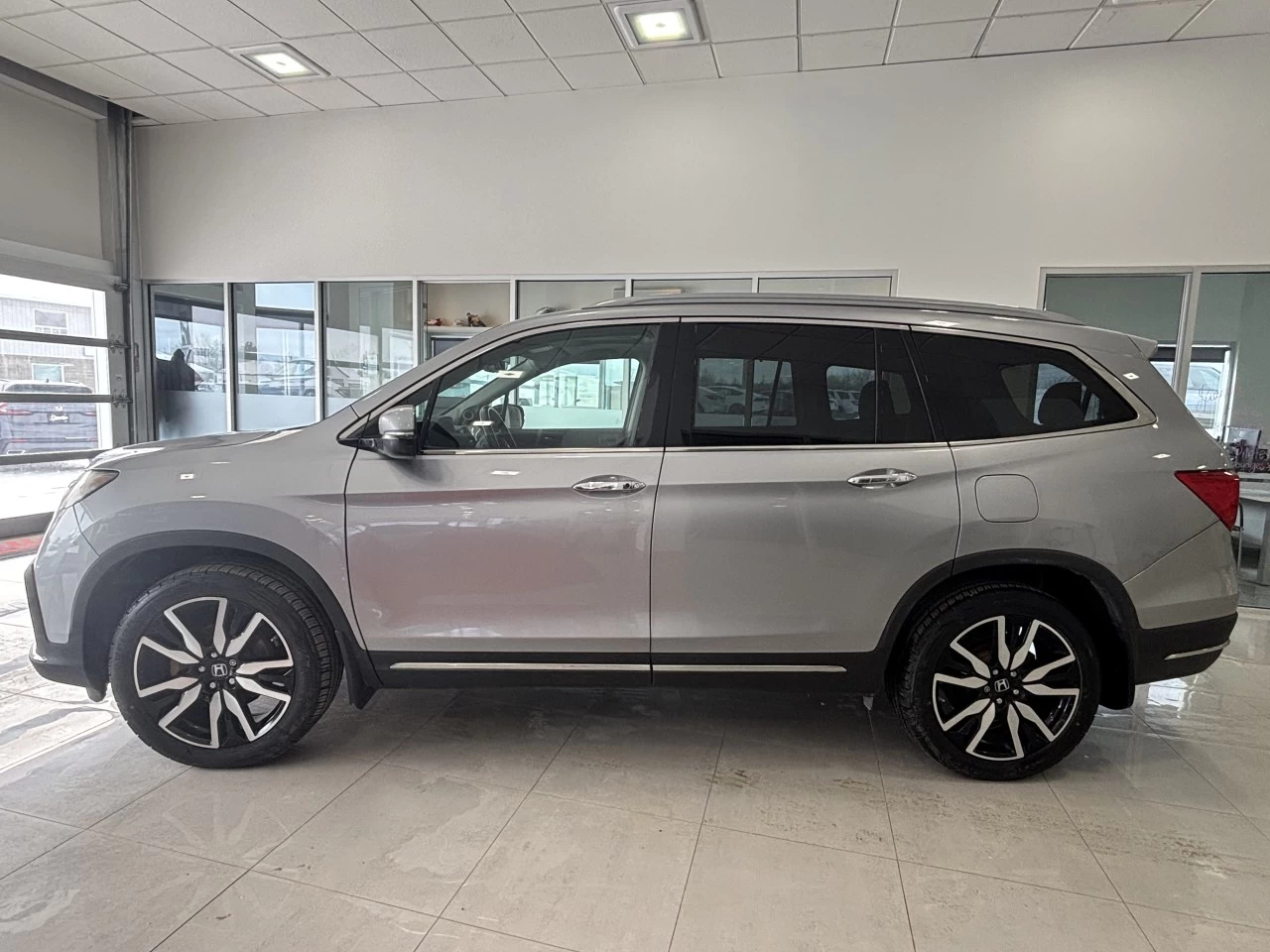 2019 Honda Pilot Touring 7-Passenger Main Image