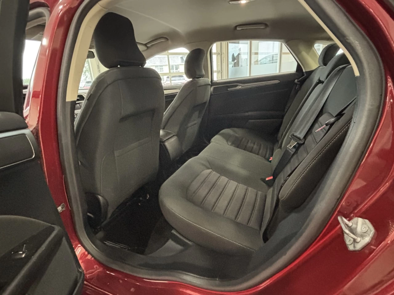 2017 Ford Fusion SE Image principale