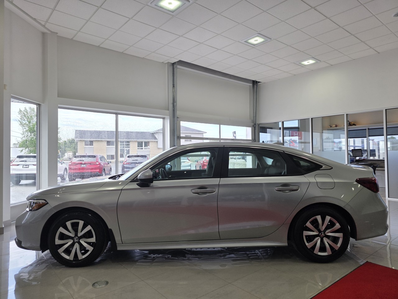 Honda Civic Berline LX - Vue 3